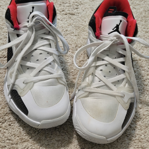 Air Jordan XXXVII Low - Picture 3 of 4